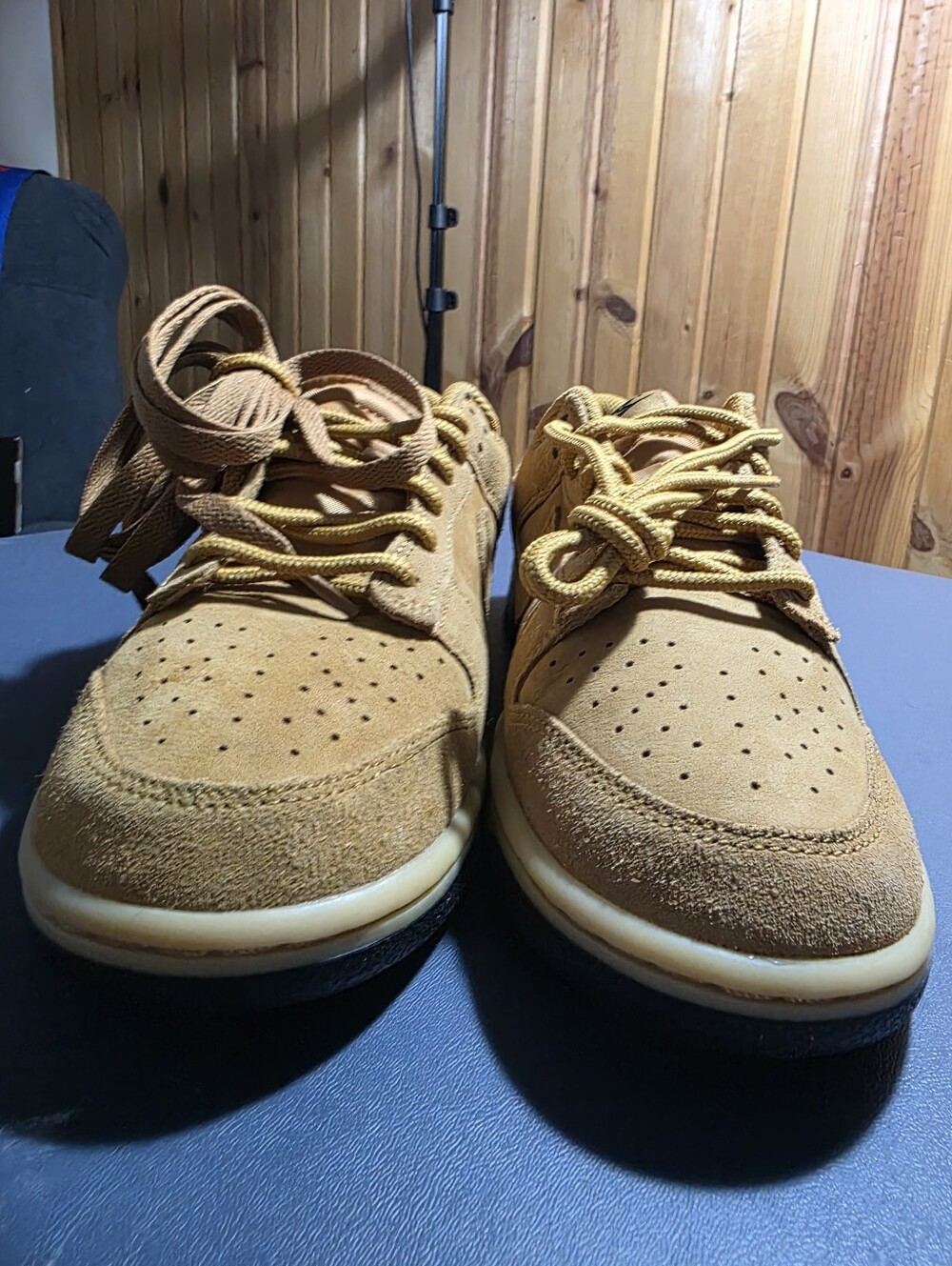 Nike Dunk Low SE "Wheat" Men's Suede Low-Top Sneakers in Tan Size 8m.